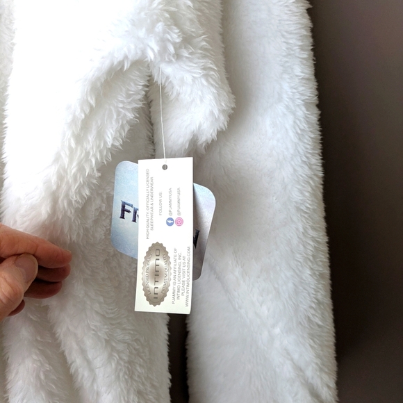 Disney Frozen P Jammy Women's White Fuzzy Top NWT - Picture 7 of 11